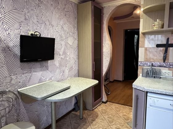 Тепла 2-кімнатна квартира з ремонтом і меблями Чернігів