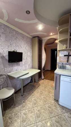 Тепла 2-кімнатна квартира з ремонтом і меблями - фото 1