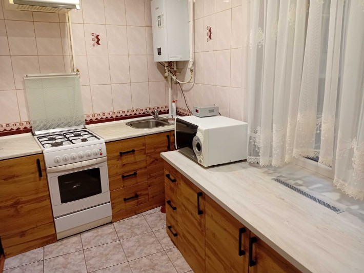 Продам 3-х кімн. кв. 116 м.кв. в центрі в особняку ,можна під комерцію - фото 1