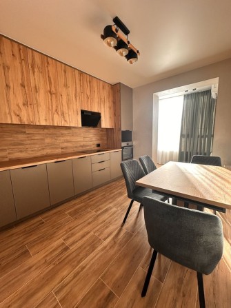 НовобудоваАВТОНОМКА Центр, річка, ліс, ТРЦ Голівуд - фото 1