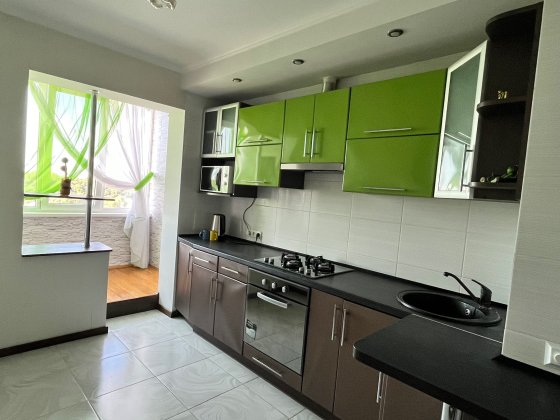 Квартира трикімнатна Чернигов