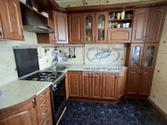 Велика 3-кім. квартира з меблями і технікою ПЗР /о Черкассы