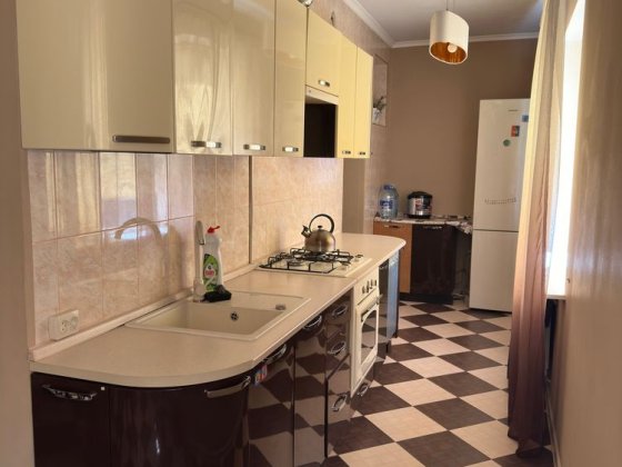 Продаж 3 кімнатноі квартири на Федьковича. Парк Шевченко Черновцы