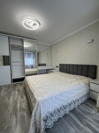 Терміновий продаж трикімнатної квартири, ремонт, меблі, тихий центр - фото 1