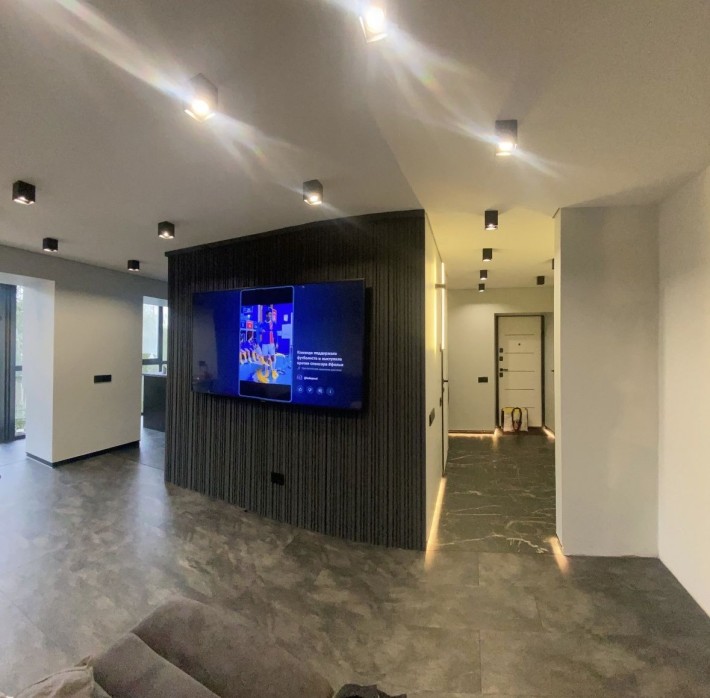 Продається 3кімнатна квартира з свіжим дизайнерським ремонтом - фото 1