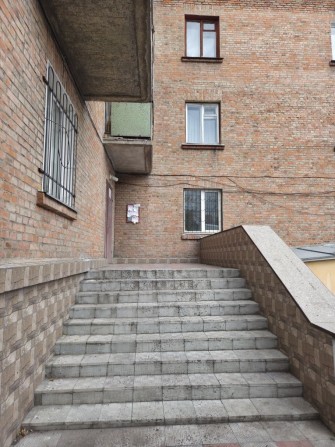 Продам 2 кім. на Шевченка 345 можна під комерцію розглянути - фото 1