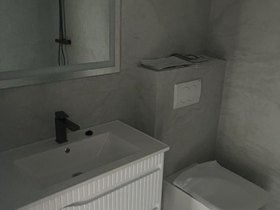 Продаж 2к квартири з ремонтом без мебелі ЖК Сенк є гардероб | Центр Ужгород