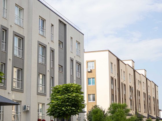 Продається 2-кімнатна в новобудові з ремонтом і технікою, 75 м² ЗДАНА Черновцы