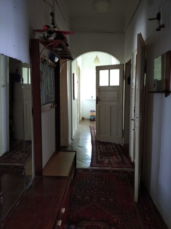 Продаю 4-х кімнатну квартиру в центрі - фото 1