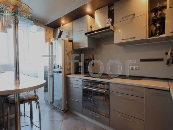 3-кімнатна квартира вул.Сосницька , Стара Дарниця, метро Чернігівська Київ