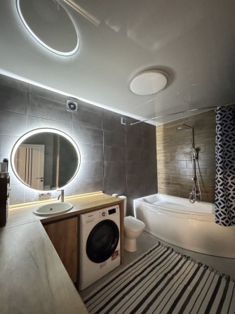 Продаж 2х кімнатної квартири з сучасним ремонтом в новому будинку - фото 1