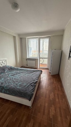 Продається простора трикімнатна квартира в районі Митниця. Катя - фото 1