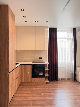 Продаж просторої 1,5 кімнатної квартири - фото 1