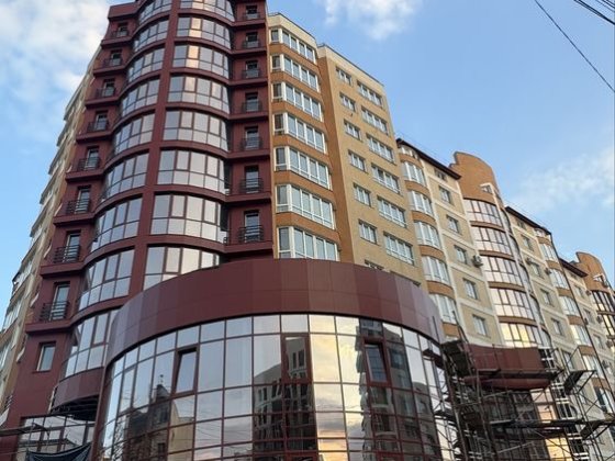 Двокімнатна квартира з терасою майдан Черновцы