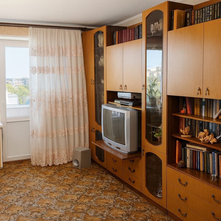 Продаю трьохкімнатну квартиру в центрі міста - фото 1