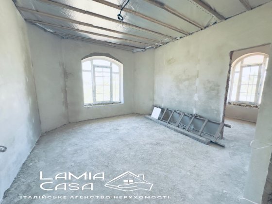 Продаж великоі 3 кімнатноі квартири. Під ключ. Мазепи (депот) Чернівці