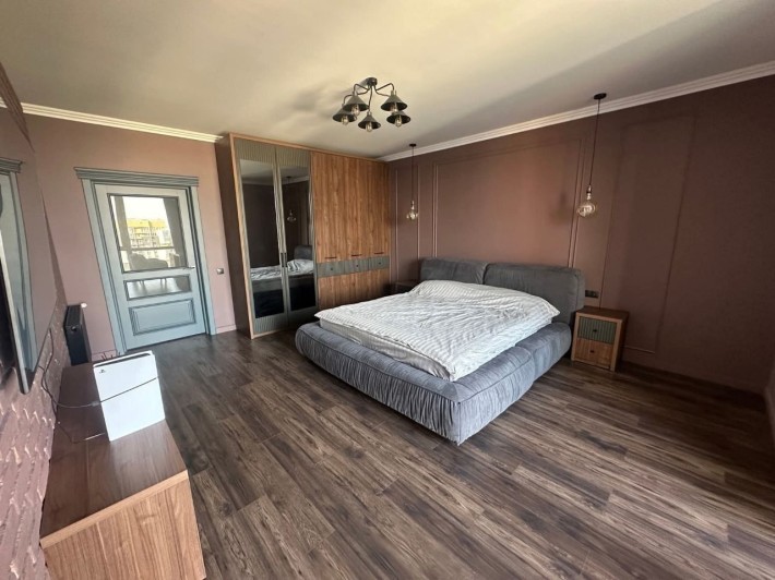 Продається простора 1 кімнатна новобудова з Дизайнерським ремонтом - фото 1