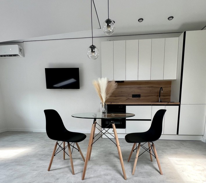 Продається Шикарна 1 кімната квартира в центрі міста. - фото 1