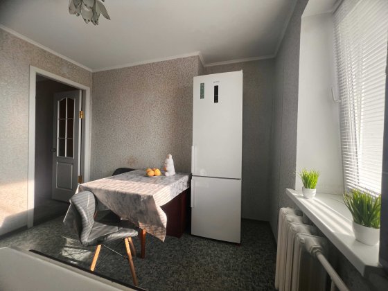 3-к Митниця, дуже тепла і суха. Черкаси Черкассы