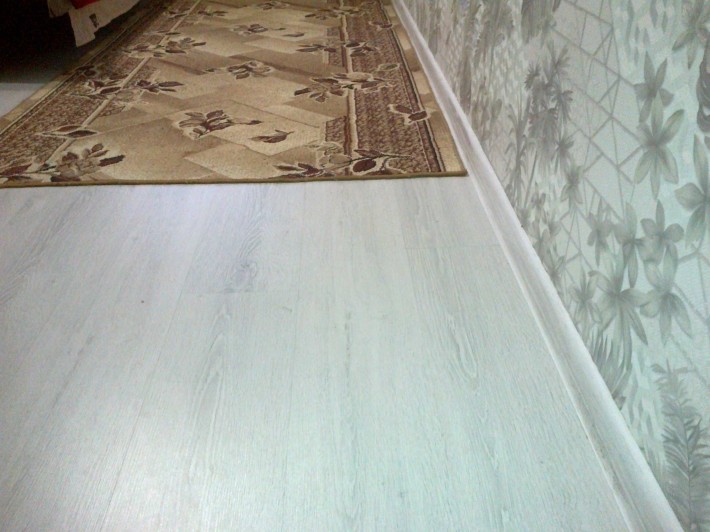 ПРОДАЮ 3-кім.Кв 58м2 (ЦЕНТР)на 2эт. Проспект ПЕРЕМОГИ. Нов.М/п,Ламінат - фото 1