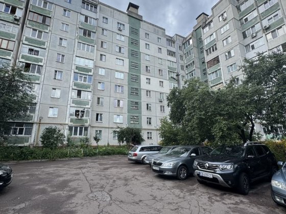 Продаж 2-во кімнатноі квартири ЧН  ЦЕНТРІ Чернигов