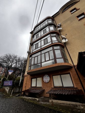 Багатофункціональна 3к квартира 148 м² - ідеальна під бізнес або житло - фото 1