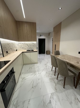 Продається квартира в центрі міста Ужгород - фото 1