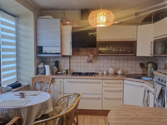 2 кім квартира покращеного планування з євроремонтом та меблями Черновцы