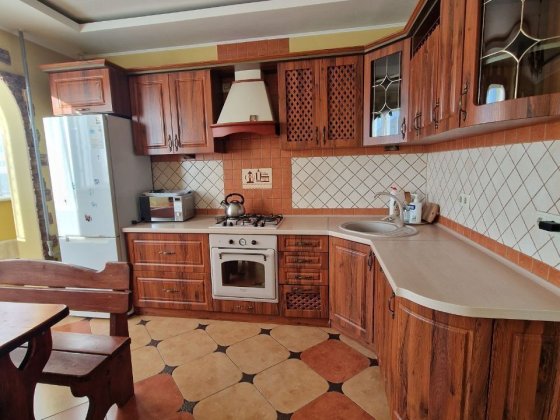 Продається 2к + кухня студія новобудова Руська Черновцы