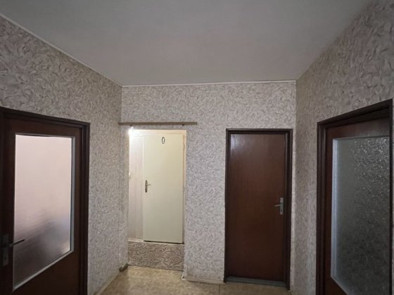 Продається трикімнатна квартира Ужгород