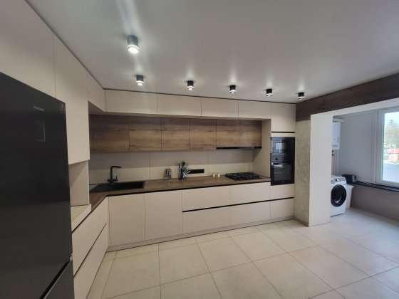 Продається 2хкімнатна квартира з автономним опаленням Чернігів