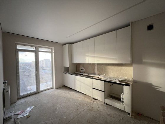 Двокімнатна з ремонтом , будинок зданий Ужгород