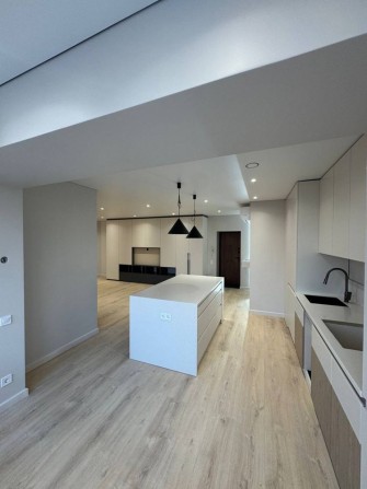 Продаж 3 квартири з ремонтом - фото 1