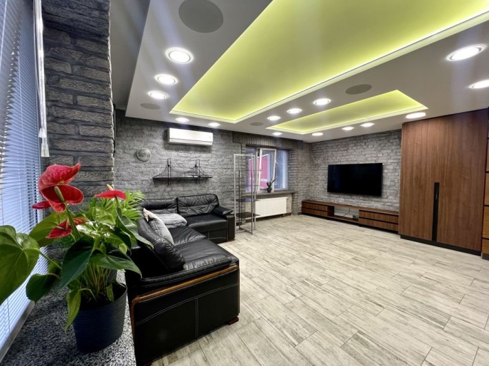 Продаж двох квартир парою у самому центрі - фото 1