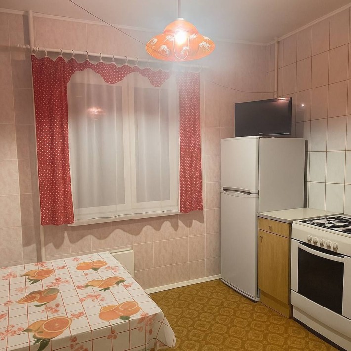 Продам 2-во кімнату квартиру на Єськова - фото 1