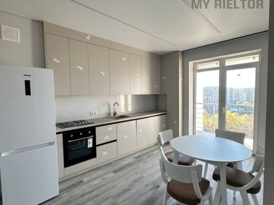 Продаж двокімнатної квартири по вул.Богомольця Ужгород