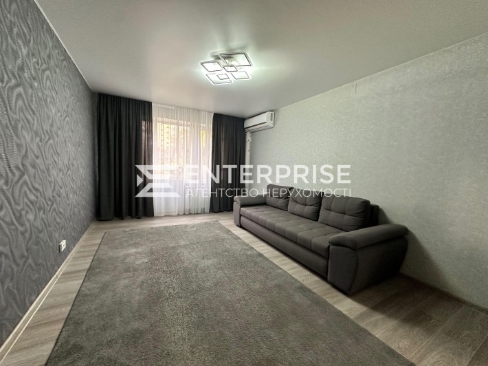 Продаж 3к квартири з ремонтом, метро Лівобережна - фото 1
