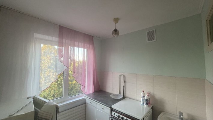 Продам двух комнатную квартиру ул. Космонавтов - фото 1