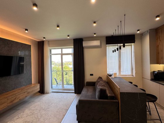 Продається 2-х кімн.+велика кухня студія, PREMIUM сегмент Черновцы