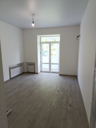 Продаж 3 кімнатної квартири з ремонтом в центрі - фото 1