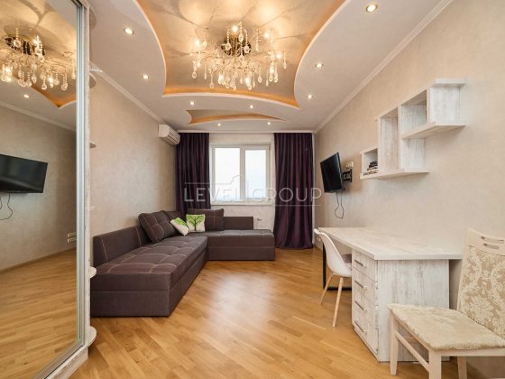 Велика 3-кімнатна квартира в ЖК Зелений Мис /Академмістечко Київ