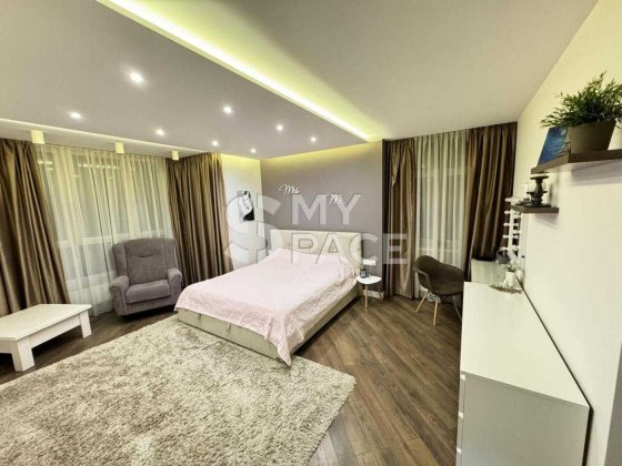 Продаж 2к 90м2 Ахматової 22 Авторський Якісний ремонт ст.м. Позняки Київ