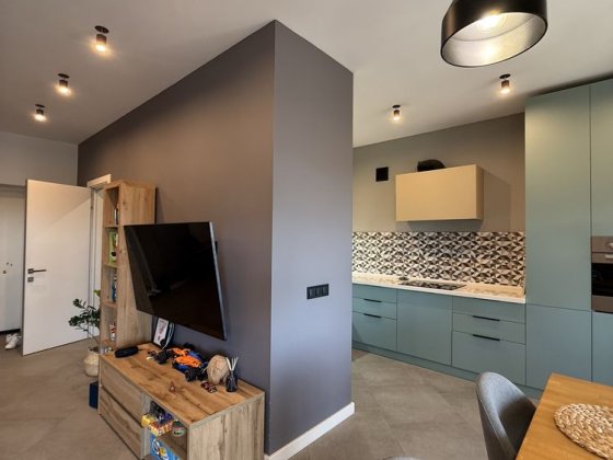 Продається 1,5 кімнатна квартира з сучасним ремонтом Ужгород