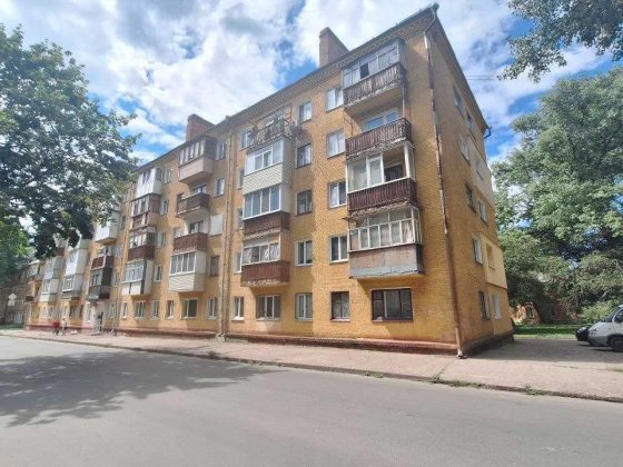 Продам 2-х комн. квартиру, Сертификат Чернигов