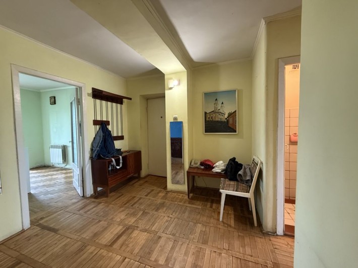 Продаж 3-кімнатної квартири  в Ужгороді - фото 1