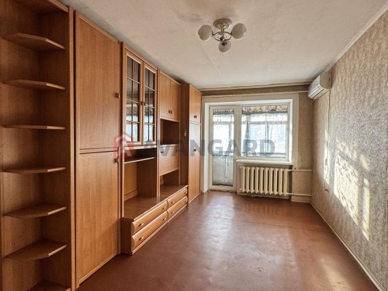 Продам 1кв пр. Слобожанский, кирпичный дом