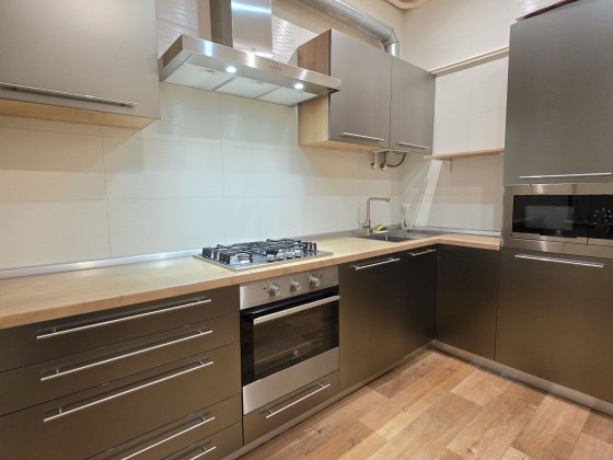 Продам 2к с ремонтом, сталинка, Титова, Строителей Дніпро