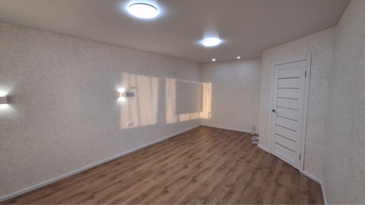 Продаж 1-кімнатної квартири у новобудові з ремонтом! - фото 1