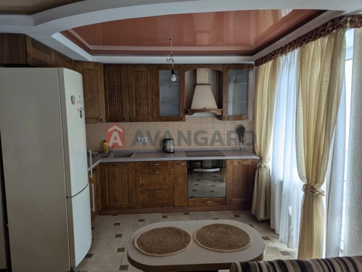 Продаж 2-кім-ї кв-и в центрі міста з євроремонтом та меблями! - фото 1