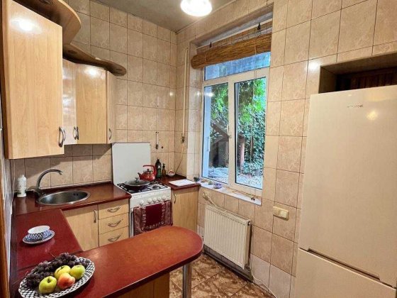 Продам 2 кім. квартиру вул. Філосовська - 30  район пр. Лесі Українки Днепр